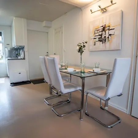 Central At Bertis Ap 2 Nice And Cozy Central 3 Bedrooms And Bigterrace