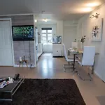 Apartman Central At Bertis Ap 2 Nice And Cozy Central 3 Bedrooms And Bigterrace